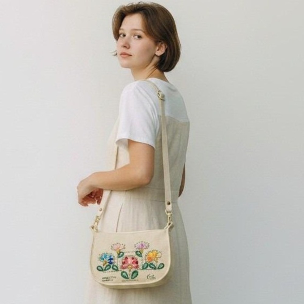 Enid Collins Crosstitch Sparkle Vintage Canvas Jewel Floral Shoulder Bag Texas